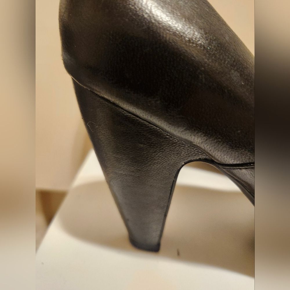 Miz Mooz "Nan" Black Leather Round Toe Pyramid Heel Classic Pumps Sz.10 Ret.$185 - Picture 2 of 8